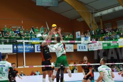 KIJ04773